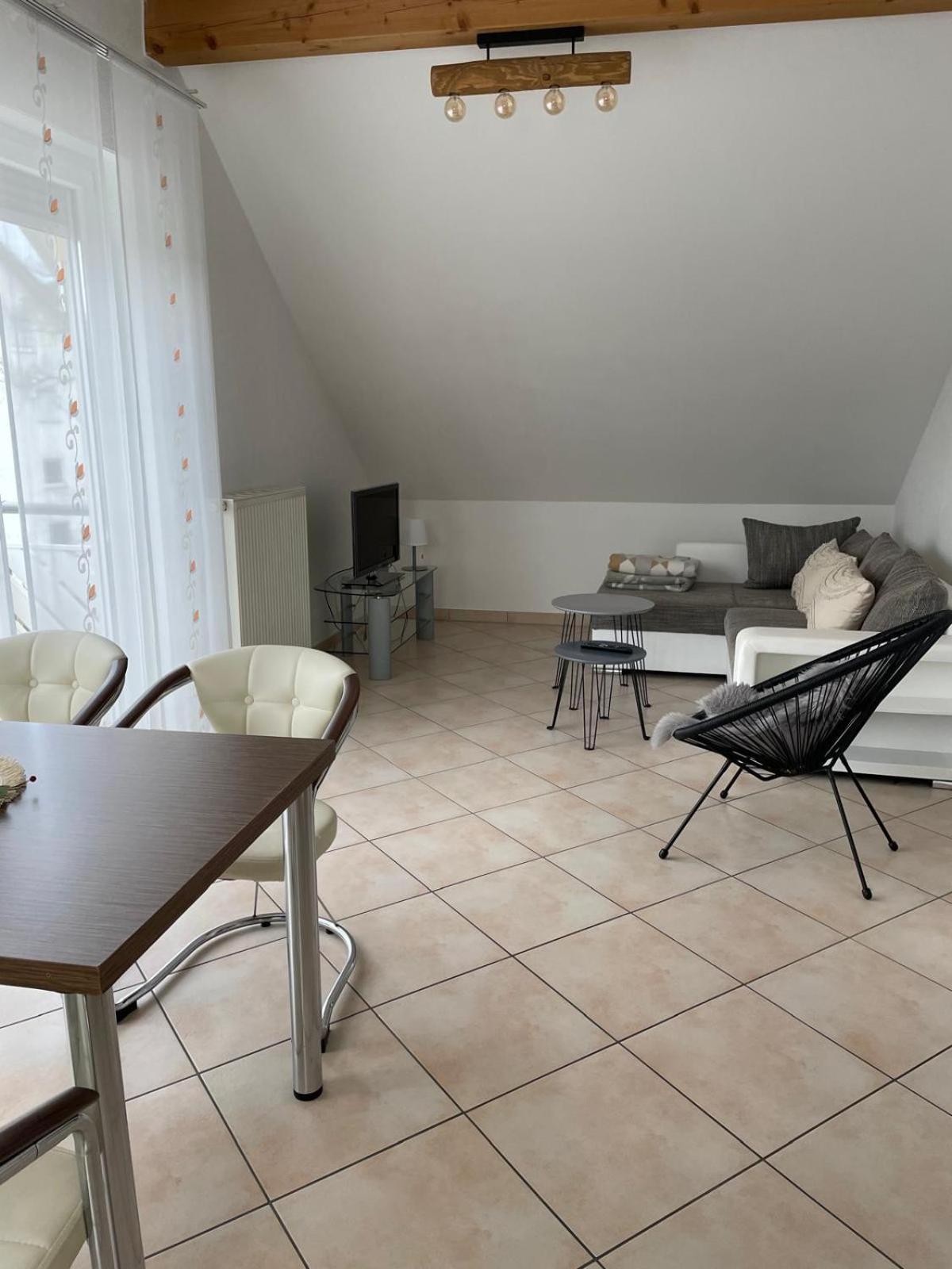 Ferienwohnung Blumenfeld ゲンゲンバッハ エクステリア 写真