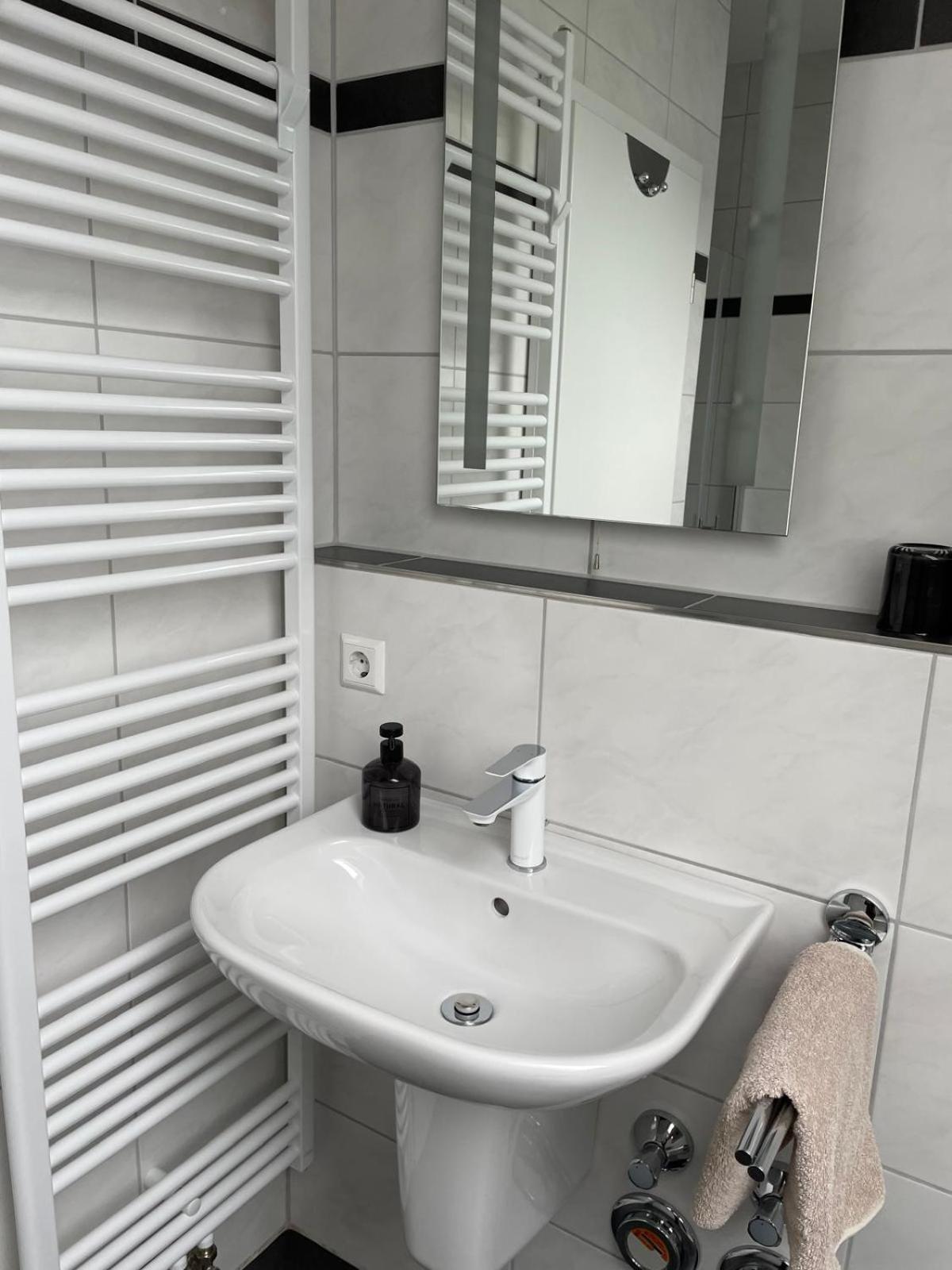 Ferienwohnung Blumenfeld ゲンゲンバッハ エクステリア 写真